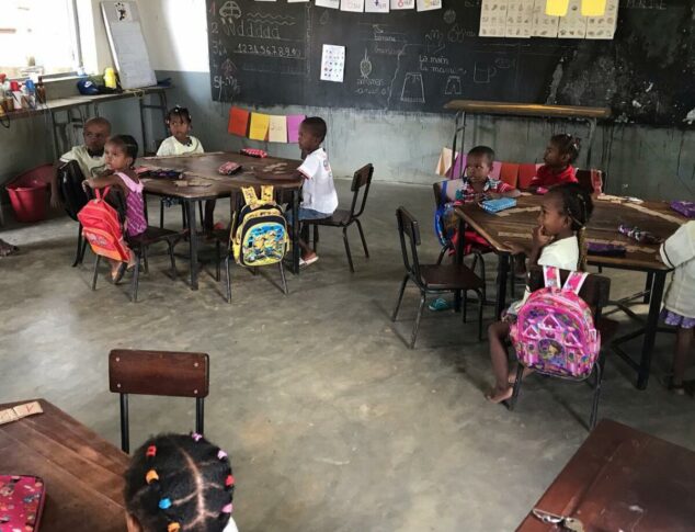 donare banchi di scuola